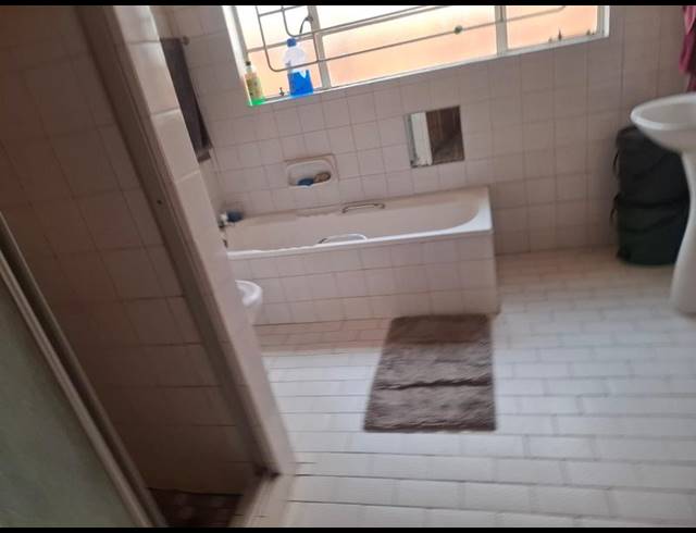 4 BEDROOM HOUSE FOR SALE IN REGENTS PARK